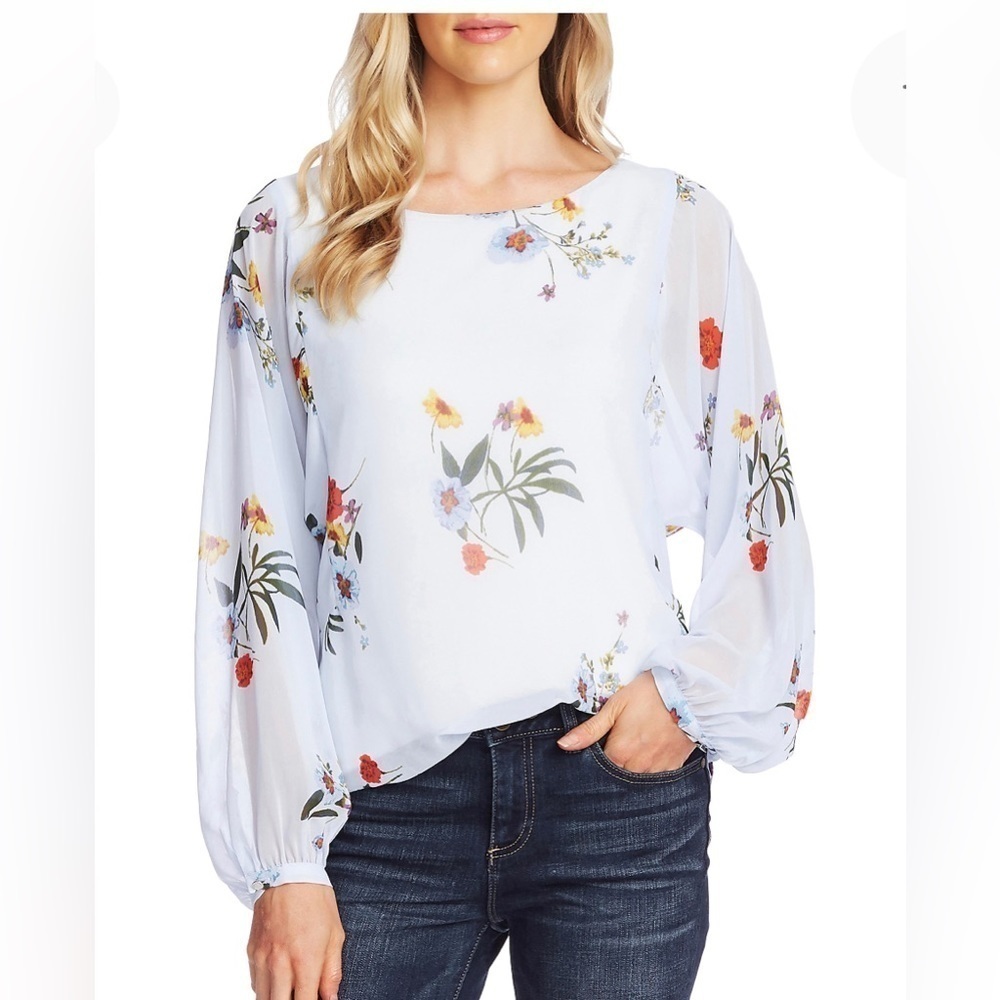 Vince Camuto women’s Long Sleeve Sureal Garden Blouse Size S top shirt staple